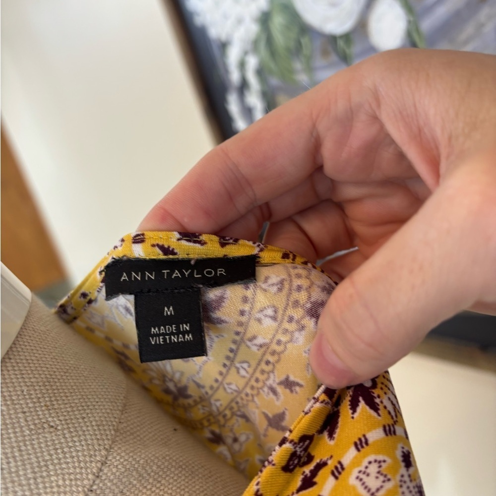 Ann Taylor Yellow Paisley Women's Top - Picture 5 of 6